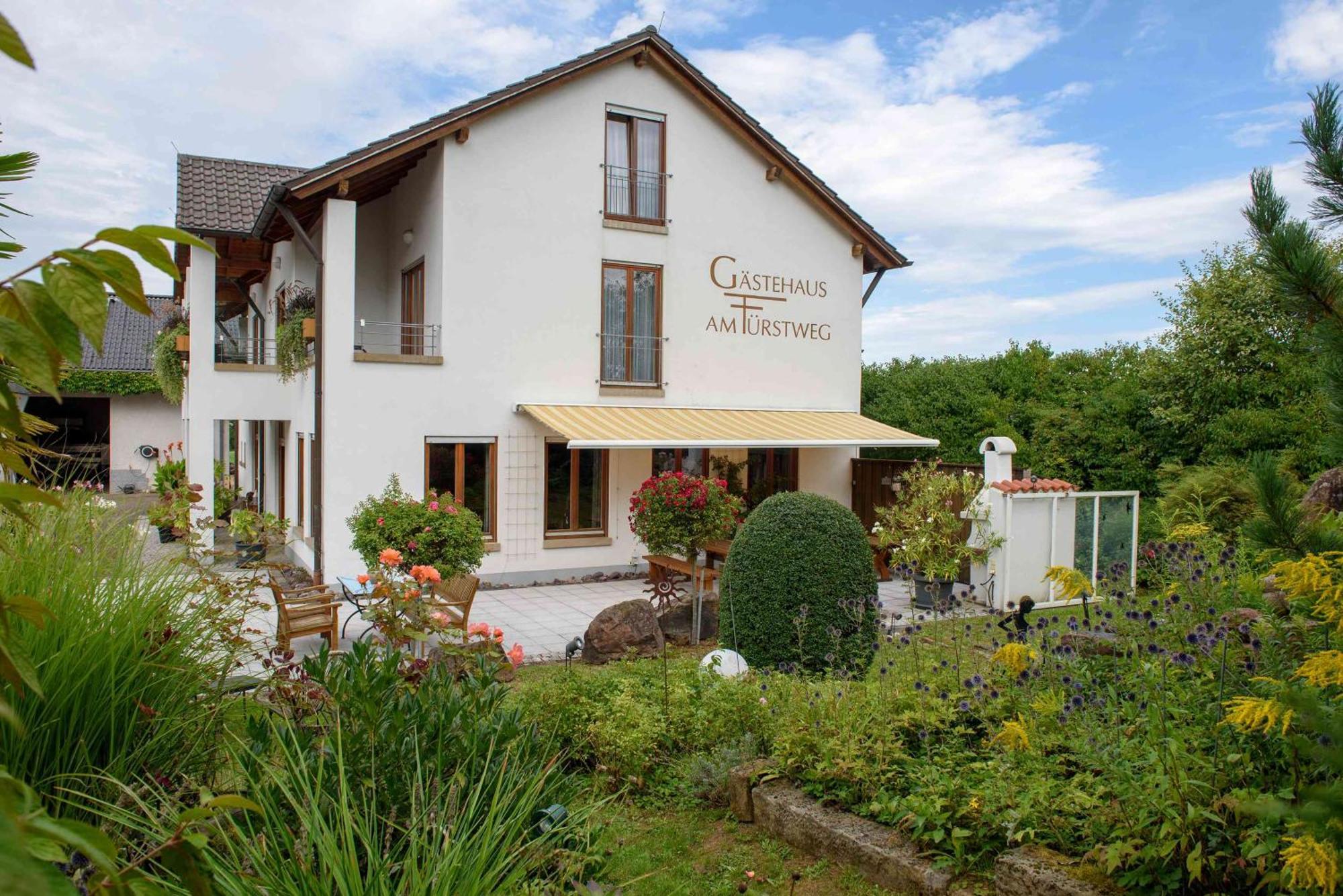 Gaestehaus Am Fuerstweg Heuchelheim-Klingen Exterior photo